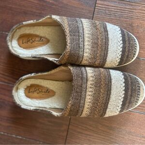 Life Stride Tan and Cream Slip-On Shoes